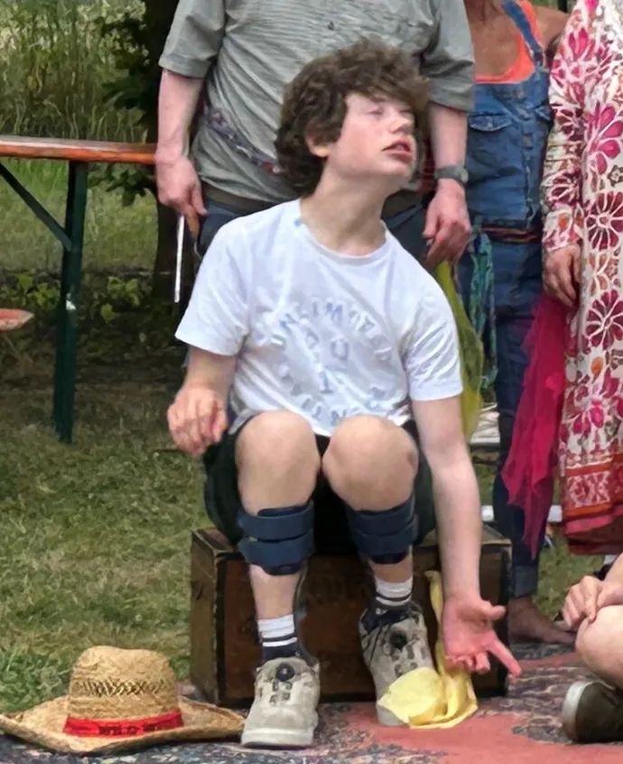 Augustin lors d'un spectacle avec leCADN